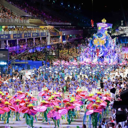 Economia do Carnaval – A CNC estima que o carnaval de 2025 movimente R$ 12,03 bilhões no país