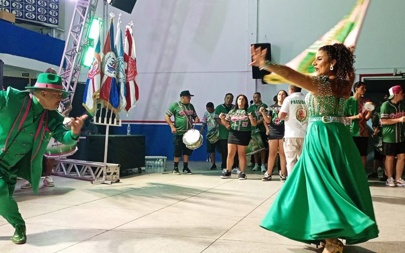 Carnaval 2026 de Guaratinguetá – lançamento dos sambas de enredo – Bonecos e Tamandaré