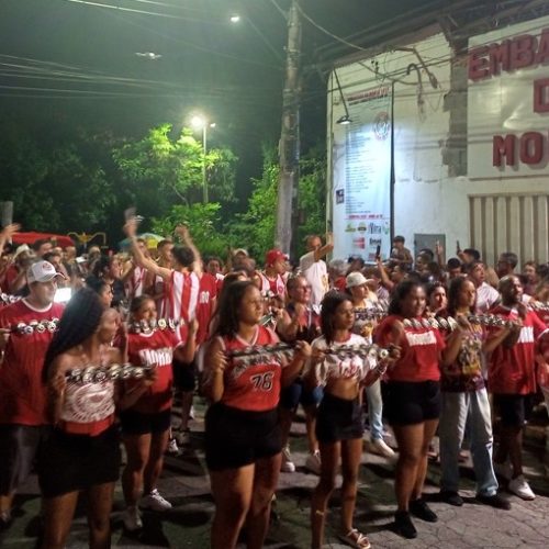 Embaixada do Morro ensaio na rua