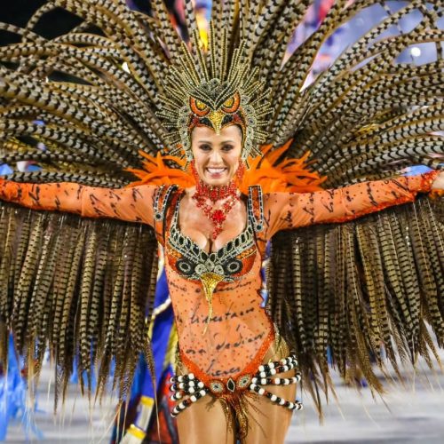 Tatiana Breia é a nova musa da Unidos do Jacarezinho